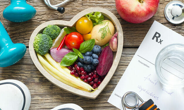 Which of the following fitness and wellness professionals plans food and nutrition services?